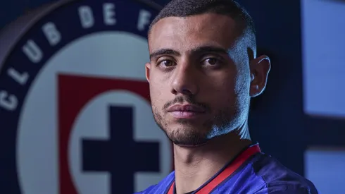 Giakoumakis se ausenta de los entrenamientos en Cruz Azul.