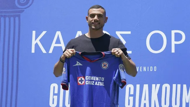 El griego se convirtió en el primer fichaje de los cementeros de cara al próximo Apertura 2024. (Imago 7)
