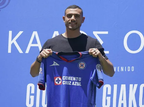 Giakoumakis se va de México para cumplir con un trámite