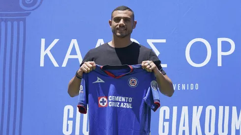 El delantero griego se convirtió en el primer fichaje de los cementeros de cara al próximo Apertura 2024.