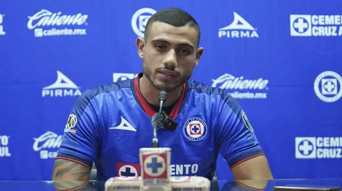 El delantero griego abordó gran parte de los temas de la actualidad cementera en su presentación oficial.