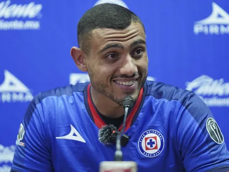 ¿Giakoumakis está dispuesto a aprender español?