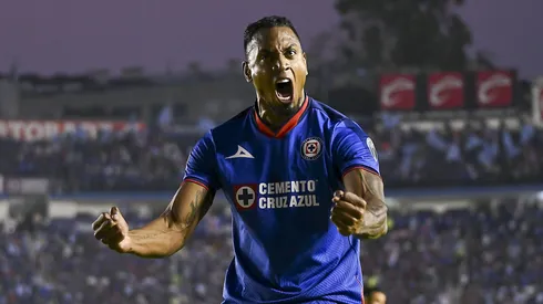 El defensor colombiano se ha convertido en uno de los pilares del cuadro de Martín Anselmi.