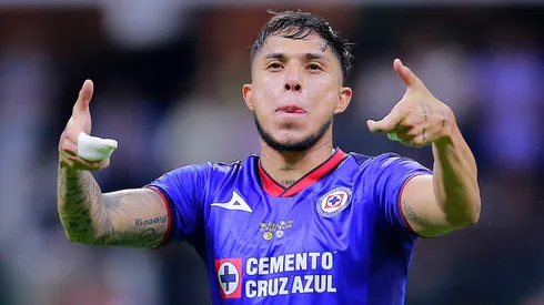 ¿Carlos Salcedo seguirá en Cruz Azul?