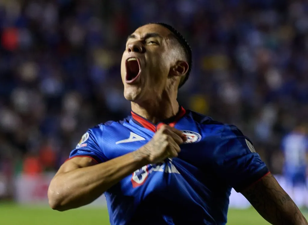 Cruz Azul ya lanzó una oferta de renovación por Uriel Antuna (Imago)