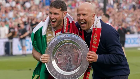 Arne Slot tiene pláticas para que Liverpool fiche a Santi Giménez