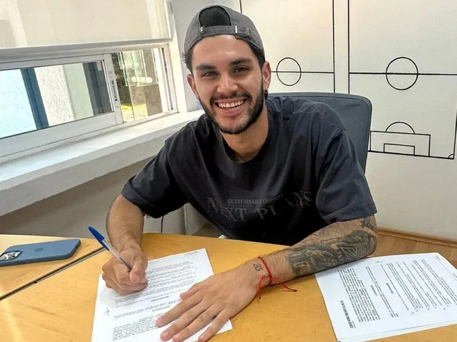 (Foto: @louisderbez)