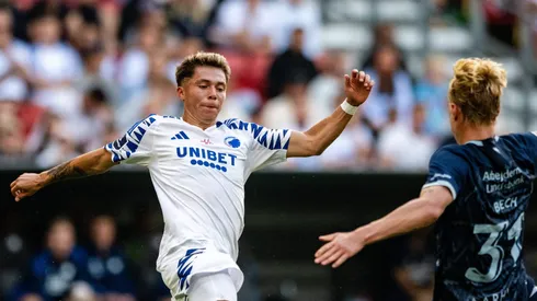 El canterano de Cruz Azul volvió a ser titular en una nueva victoria de Los Leones en la Superliga de Dinamarca.