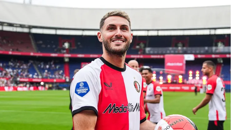 El canterano de Cruz Azul quiere sellar su salida del Feyenoord antes de que inicie la nueva temporada.