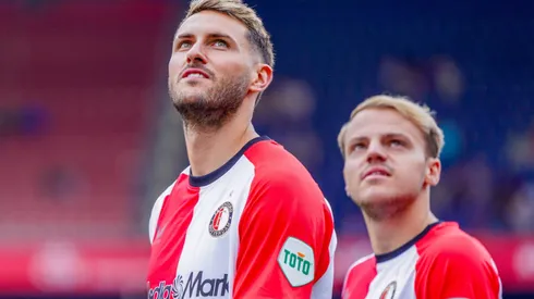 Santi Giménez regresó con el Feyenoord.