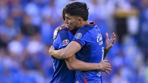Carlos Salcedo se despidió de Cruz Azul.