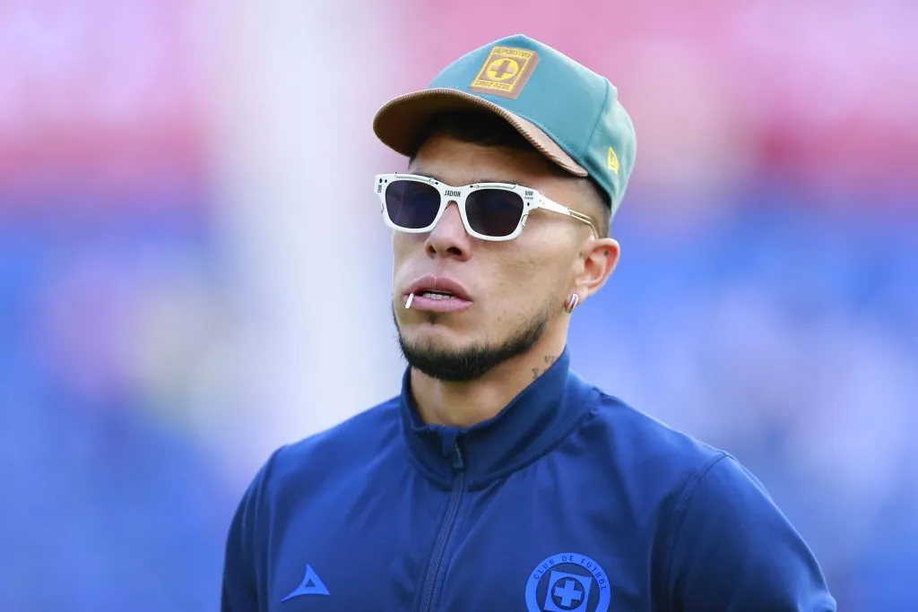 La razón por la que Carlos Salcedo decidió quedarse en la Liga MX (Jam Media)