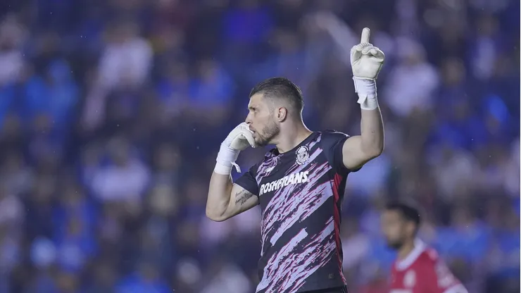 El guardavallas brasileño fue una de las figuras de su equipo en el empate de los Diablos contra los Cementeros.