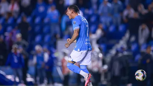 Uriel Antuna seguiría jugando en Cruz Azul