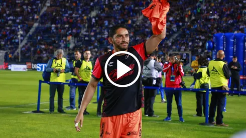 El cálido recibimiento de la afición de Cruz Azul a Chuy Corona