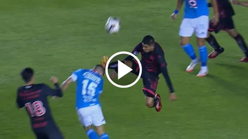 El patadón a Nacho Rivero que Ismael López no vio como penal.