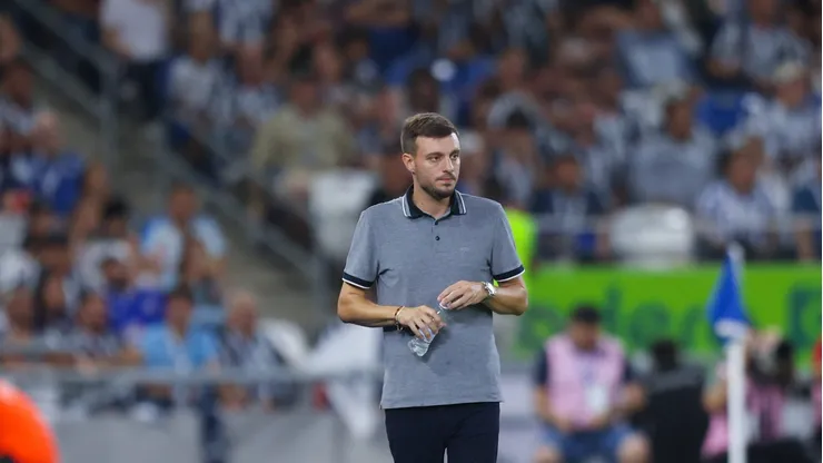 El entrenador de Cruz Azul pasó por los micrófonos en la sala de prensa tras un contundente 0-4 en el Estadio BBVA.