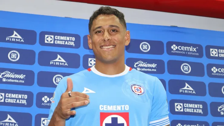 Luis Romo regresó a Cruz Azul y mostró su lado B