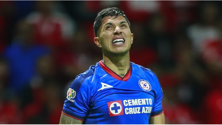 Carlos Salcedo tiene nuevo equipo tras dejar Cruz Azul