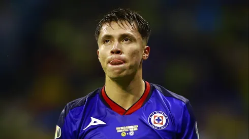 Rodrigo Huescas se marchó de Cruz Azul y la polémica sigue.