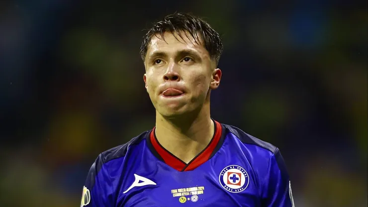 Rodrigo Huescas se marchó de Cruz Azul y la polémica sigue.