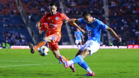 Notable presentación oficial de Montaño con Cruz Azul.