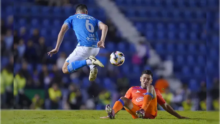 Erik Lira se despachó con un notable partido.