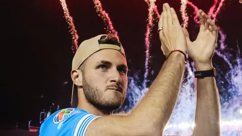 Giménez recibió un merecido reconocimiento por parte del club.