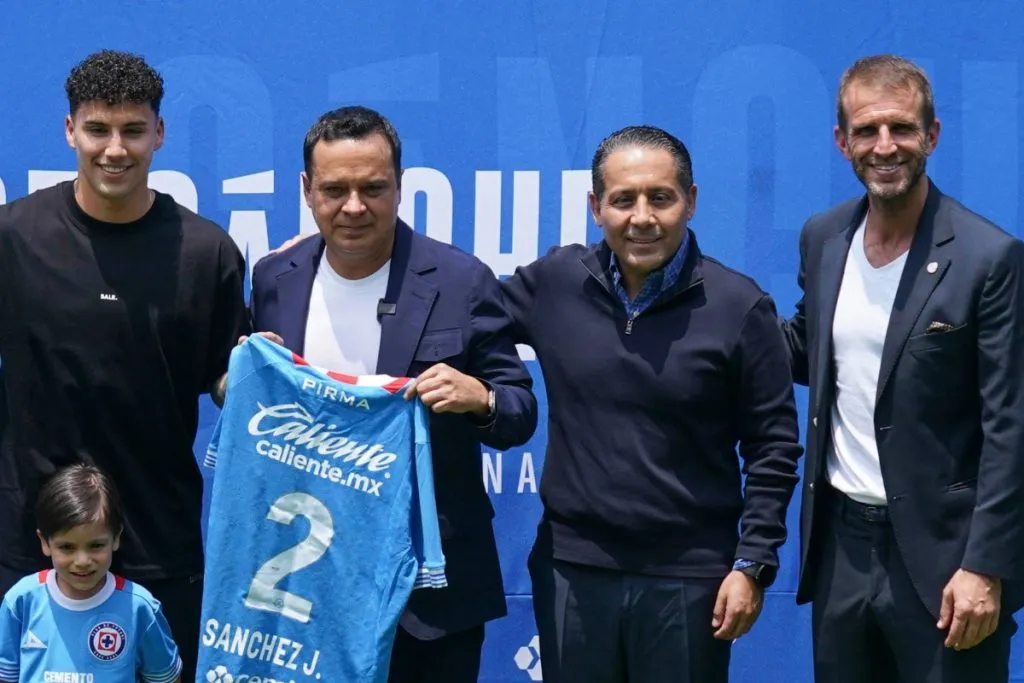 Cruz Azul ha oficializado los fichajes de tres futbolistas. (Foto: Imago7)
