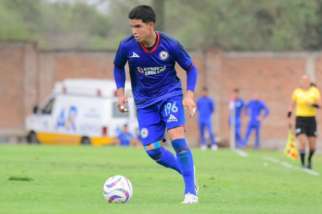 José Suárez es un lateral de 18 años que forma parte de Cruz Azul. (Foto: Imago7)