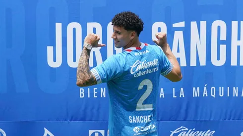 Jorge Sánchez fue presentado oficialmente como nuevo jugador de Cruz Azul.