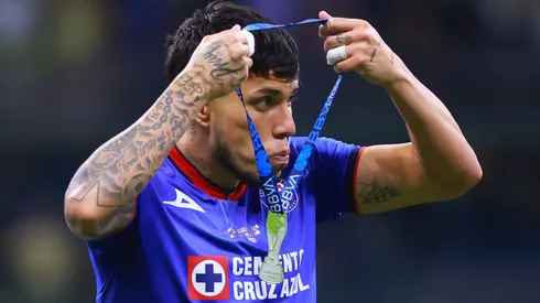 Salcedo fue registrado con Cruz Azul.