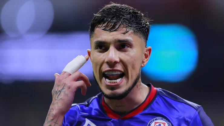 Cruz Azul recibirá una compensación económica por la salida de Carlos Salcedo
