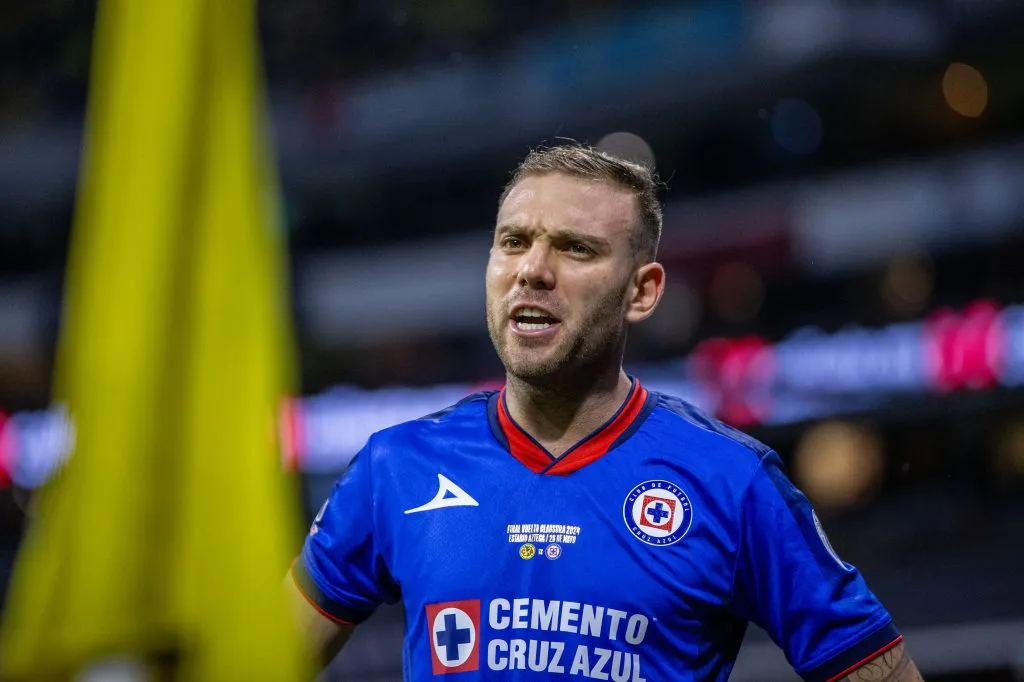 La propuesta de la afición ante la oferta de Tigres por Rotondi (Imago 7)