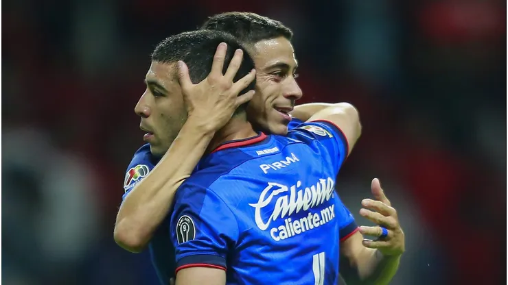 Erik Lira se quedaría en Cruz Azul por la salida de Carlos Salcedo