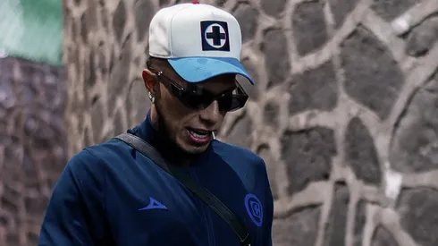 Carlos Salcedo sería baja de Cruz Azul.