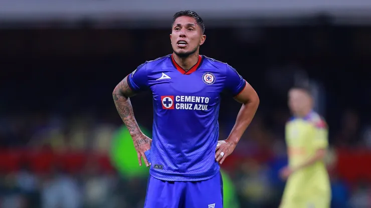 Los mensajes de apoyo de la afición de Cruz Azul a Carlos Salcedo