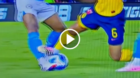 Dos Santos casi lesiona a Ditta.