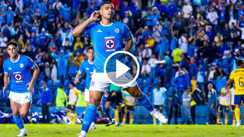 Giakoumakis enderezó el camino para Cruz Azul.