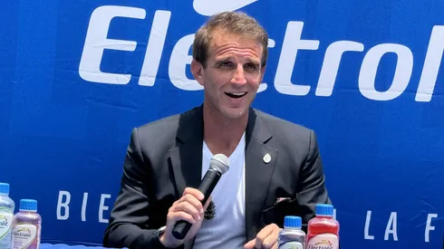 Alonso dejó la puerta abierta para otro fichaje.