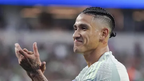 El delantero mexicano firmó con los regiomontanos por espacio de 5 temporadas a de $6.5 millones de dólares.