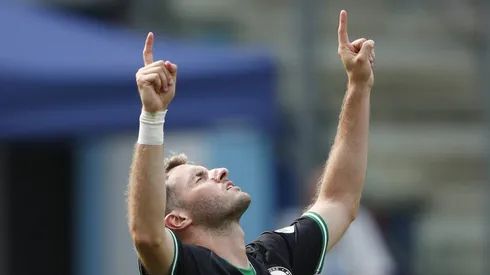 El canterano de Cruz Azul ya los rechazó hace unos días; aún y así, el club inglés no desistirá hasta el final.