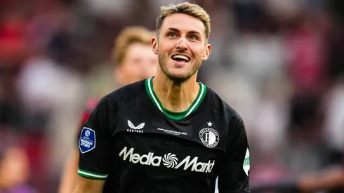 La postura de Santi Giménez ante el interés del Bayer Leverkusen