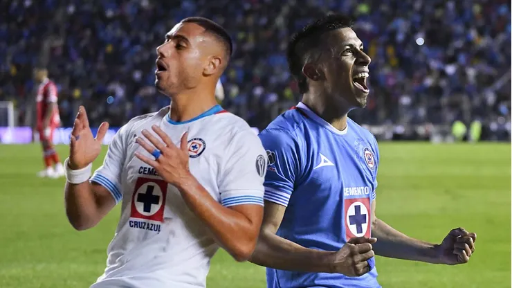 Comienza a debatirse sobre el equipo de Cruz Azul ante América. ¿Sepúlveda o Giakoumakis?