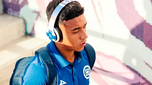 Maury Morales se estrenó como goleador de Cruz Azul.