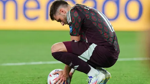 Santiago Giménez perdería su lugar en el Tri con un naturalizado