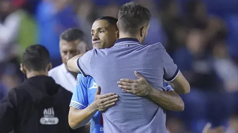 El gesto de Uriel Antuna con Martín Anselmi que emociona a Cruz Azul