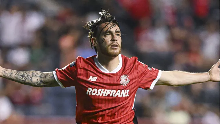 El Canelo Angulo fue uno de los tantos futbolistas que tantearon los cementeros en el mercado de pases de este Apertura 2024.