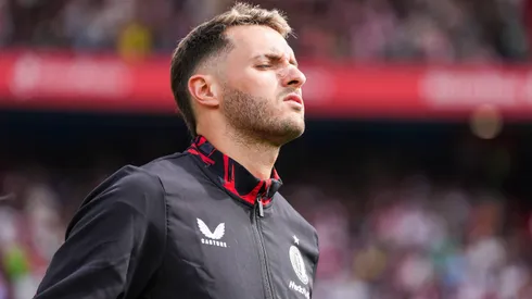 Feyenoord rechazó la última oferta por Santi Giménez