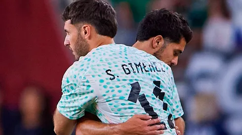 "Santi Giménez y Henry Martín deben jugar juntos"